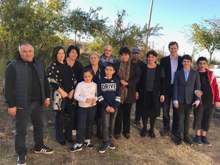 28277393_214811662402438_7628141815375302849_n